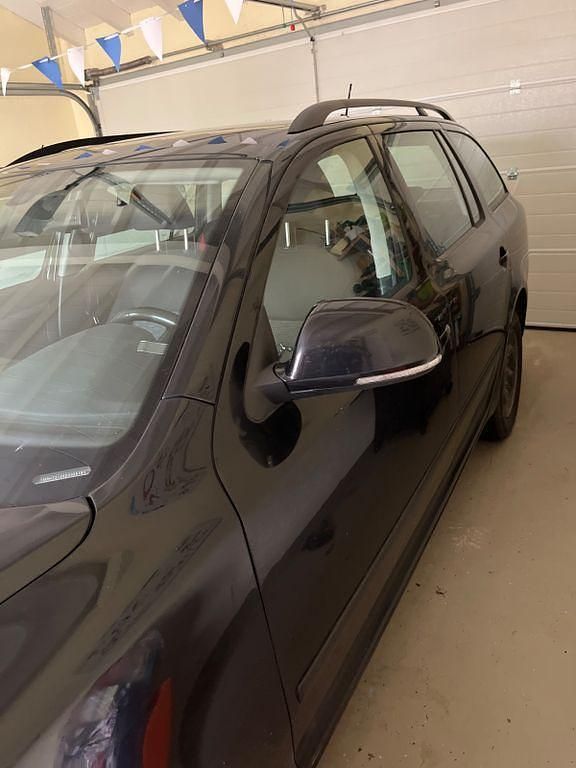 Gebraucht Skoda Octavia Active 105 PS (77 kW) 2012 Schwarz Kombi