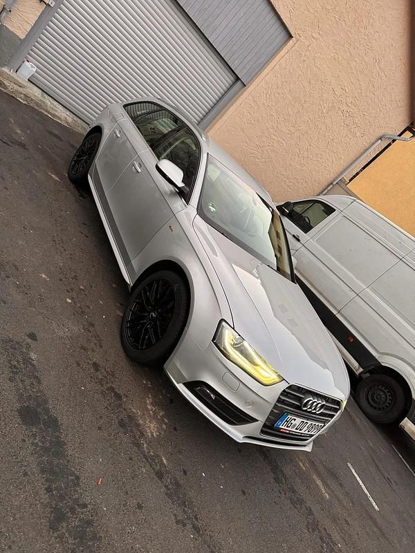 Gebraucht Audi A4 177 PS (130 kW) 2012 Grau Kombi