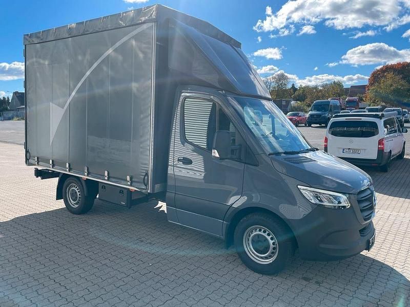 Gebraucht Mercedes Sprinter 190 PS (139 kW) 2024 Grau Van
