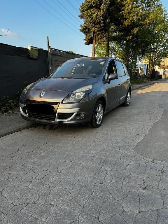 Grau Gebraucht 2009 Renault Scénic III Avantage Van / Kleinbus | 2.250 € (Fairer Preis) - Bild 1/4