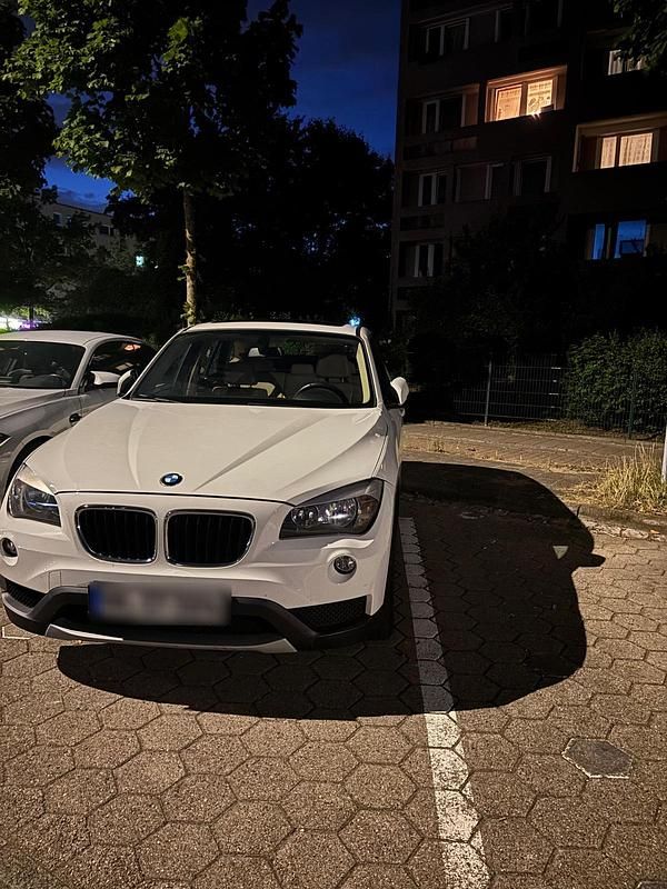Weiß Gebraucht 2013 BMW X1 SUV | 12.000 € (Fairer Preis) - Bild 1/4