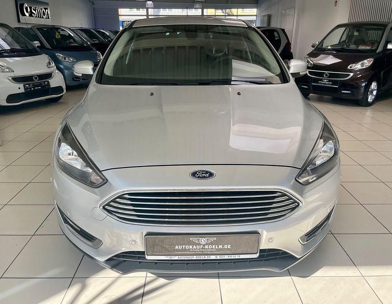 Gebraucht Ford Focus Titanium 125 PS (91 kW) 2018 Silber Limousine