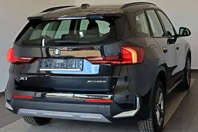 Second-hand BMW X1 Performance 245 CP (180 kW) 2023 Negru SUV