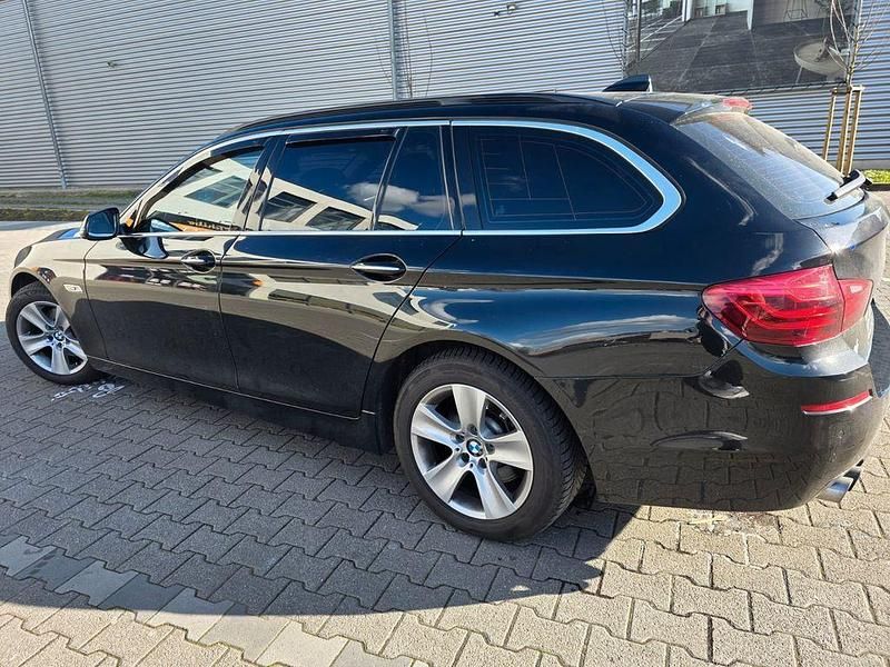 Gebraucht BMW 520 Luxury Line 190 PS (139 kW) 2016 Schwarz Kombi