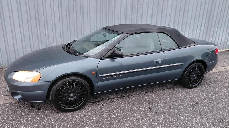 Gebraucht Chrysler Sebring Cabriolet 140 PS (102 kW) 2001 Grau Cabrio