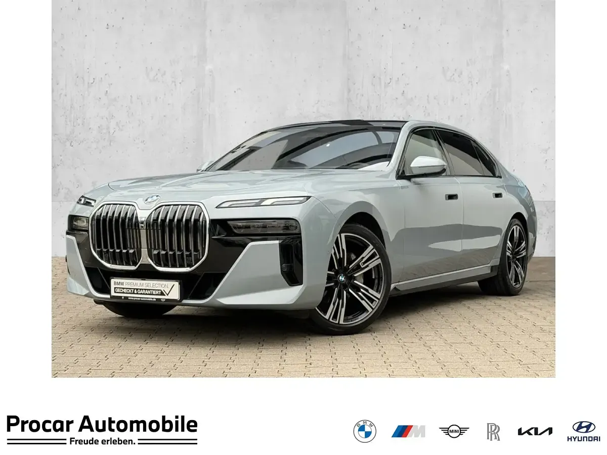 Gebraucht BMW 740 M Sport 299 PS (219 kW) 2025 Limousine