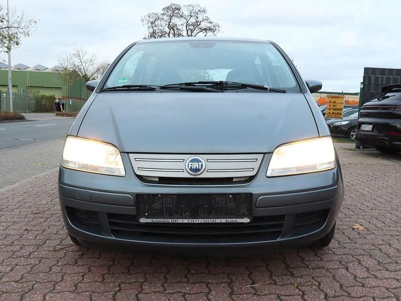Grau Gebraucht 2007 Fiat Idea Dynamic Van / Kleinbus | 1.650 € (Guter Preis) - Bild 1/4