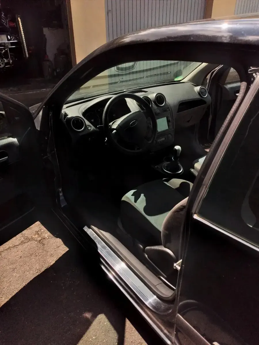 Gebraucht Ford Fiesta 80 PS (58 kW) 2005 Schwarz Kleinwagen