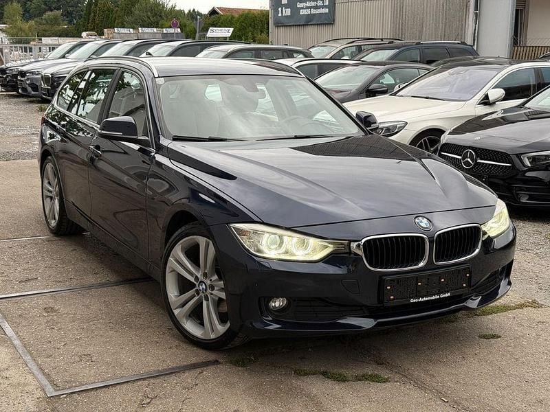 Blau Gebraucht 2013 BMW 320 Sport Line Kombi | 6.900 € (Guter Preis) - Bild 1/4