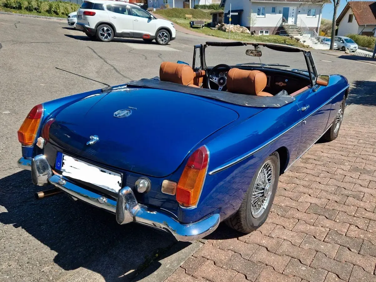 Käytetty MG B 92 HP (67 kW) 1974 Sininen Avoauto