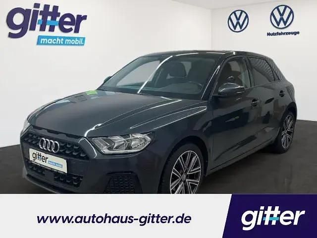 Grau Gebraucht 2020 Audi A1 Sportback Advanced Kleinwagen | 19.989 € (Fairer Preis) - Bild 1/4