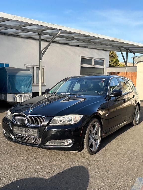 Gebraucht BMW 330 272 PS (200 kW) 2009 Schwarz Kombi