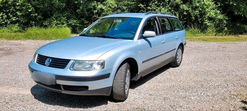 Gebraucht VW Passat 125 PS (91 kW) 1999 Silber Kombi