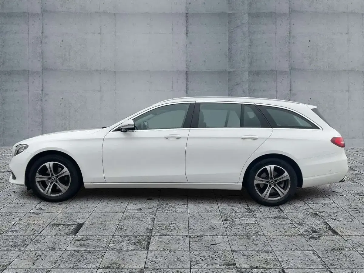 Gebraucht Mercedes E200 Avantgarde 150 PS (110 kW) 2019 Weiß Kombi