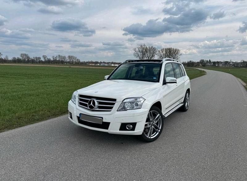 Weiß Gebraucht 2008 Mercedes GLK320 SUV | 8.700 € (Fairer Preis) - Bild 1/4