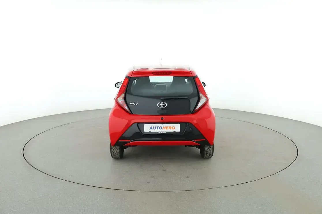 Gebraucht Toyota Aygo X-play 72 PS (52 kW) 2020 Rot Kleinwagen
