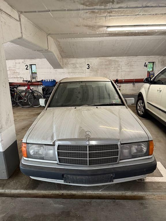 Weiß Gebraucht 1991 Mercedes 190 Limousine | 5.999 € - Bild 1/4