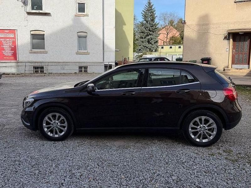 Gebraucht Mercedes GLA200 156 PS (114 kW) 2014 Braun SUV