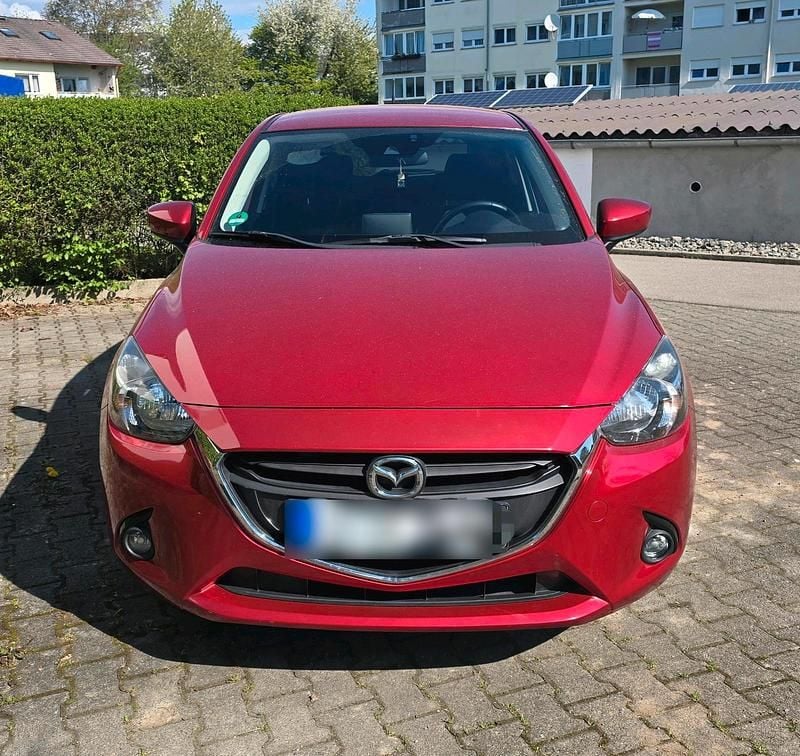 Second-hand Mazda 2 Edition 90 CP (66 kW) 2016 Roșu Hatchback