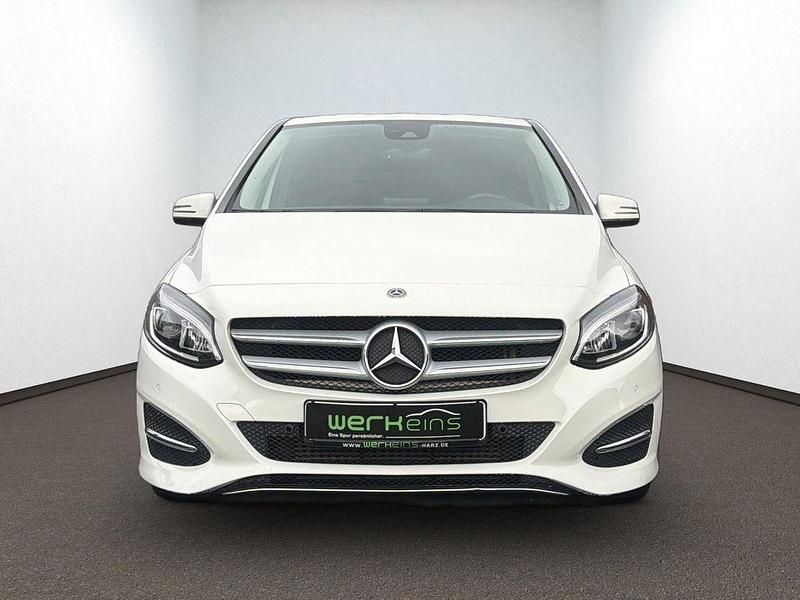 Gebraucht Mercedes B250 Style 211 PS (155 kW) 2018 Weiss (metallic) Van / Kleinbus