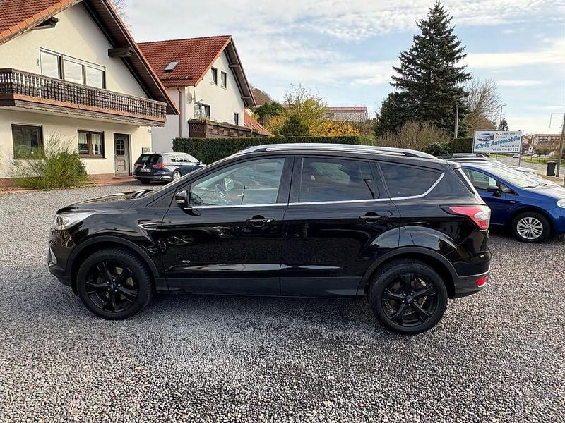 Gebraucht Ford Kuga Titanium 182 PS (133 kW) 2018 Schwarz SUV