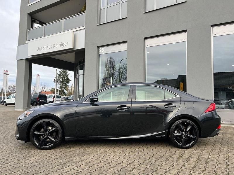 Gebraucht Lexus IS300h 223 PS (164 kW) 2019 Schwarz Limousine