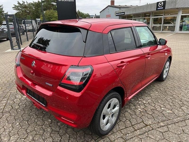 Gebraucht Suzuki Swift Comfort 83 PS (61 kW) 2025 Rot Kleinwagen