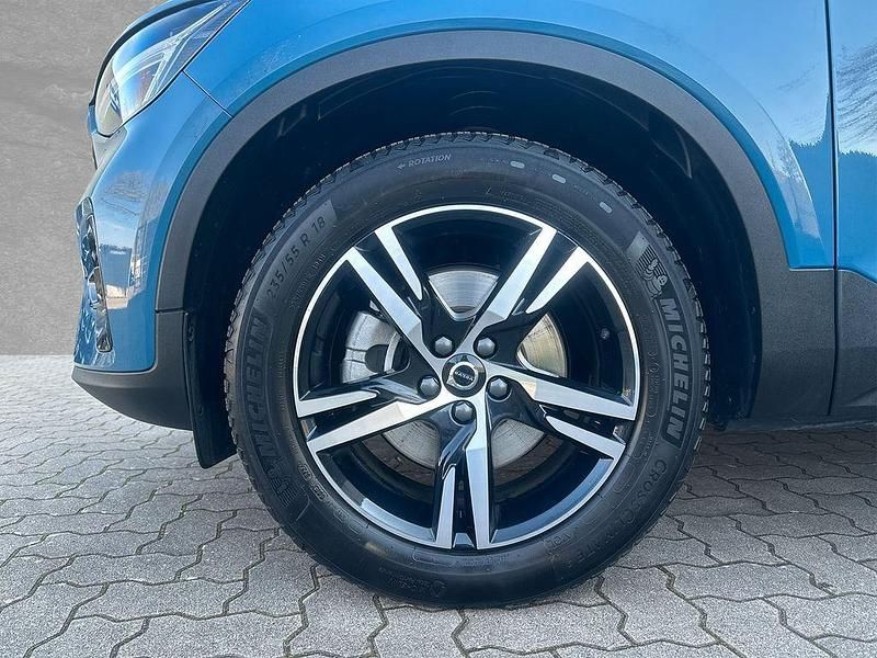 Gebraucht Volvo XC40 Plus 163 PS (119 kW) 2024 Blau SUV