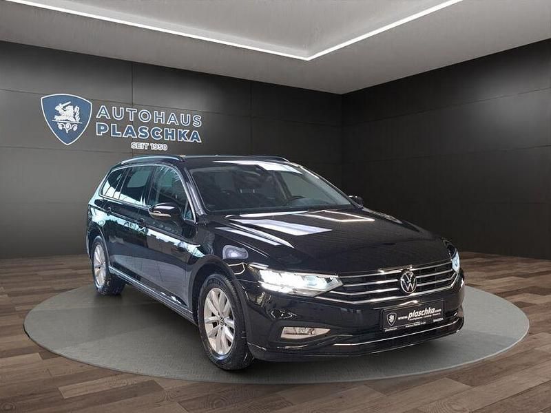 Gebraucht VW Passat Business 122 PS (89 kW) 2022 Deep black perleffekt (schwarz) Kombi