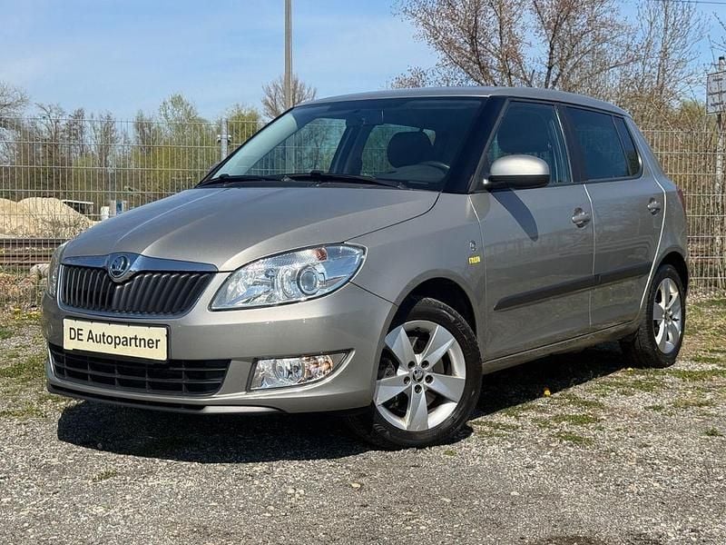 Gebraucht Skoda Fabia Fresh 105 PS (77 kW) 2013 Beige Limousine