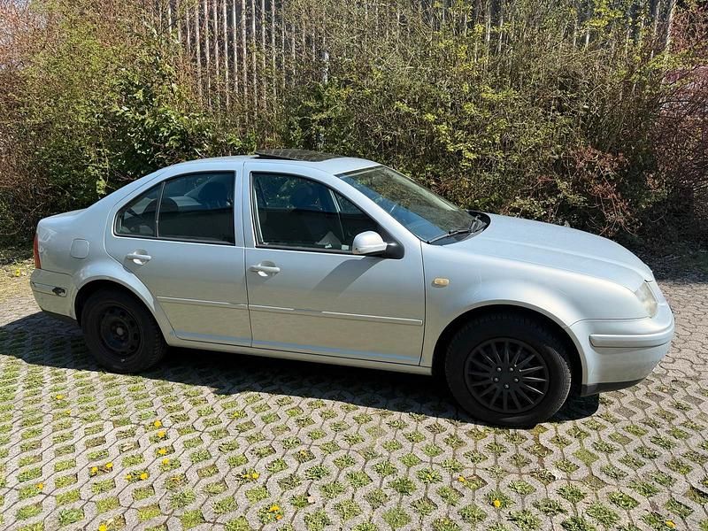 Gebraucht VW Bora 100 PS (73 kW) 1999 Silber Limousine