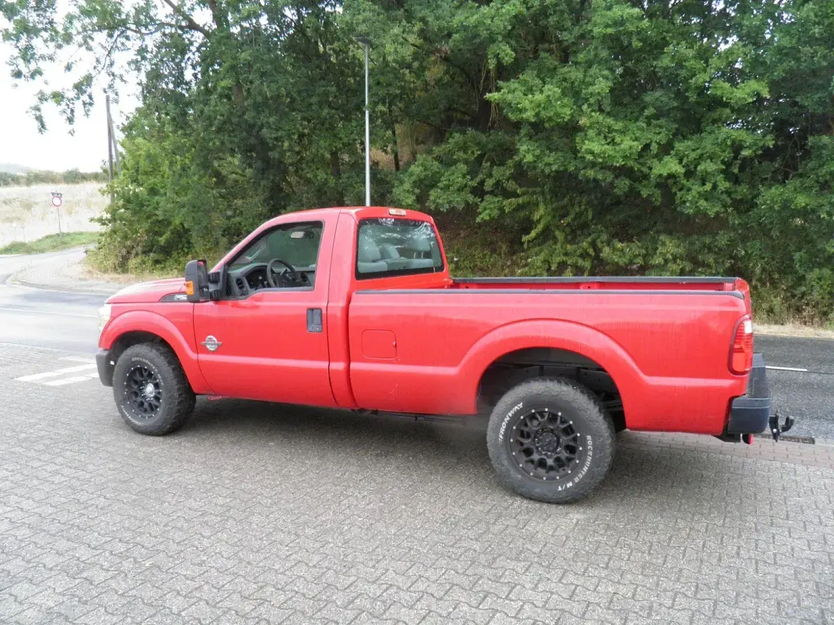 Gebraucht Ford V8 505 PS (371 kW) 2015 Rot SUV