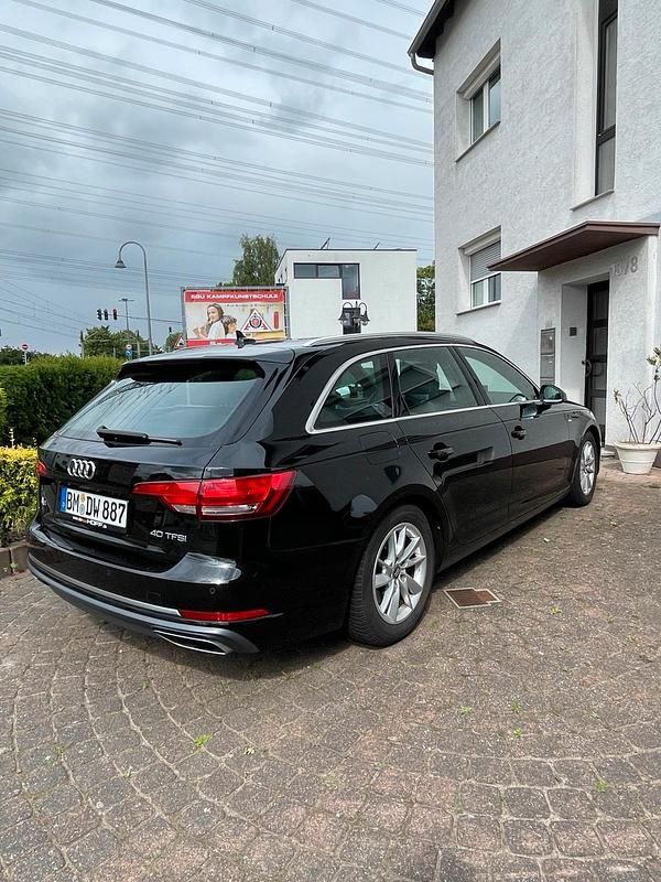 Gebraucht Audi A4 S-Line 190 PS (139 kW) 2019 Schwarz Kombi