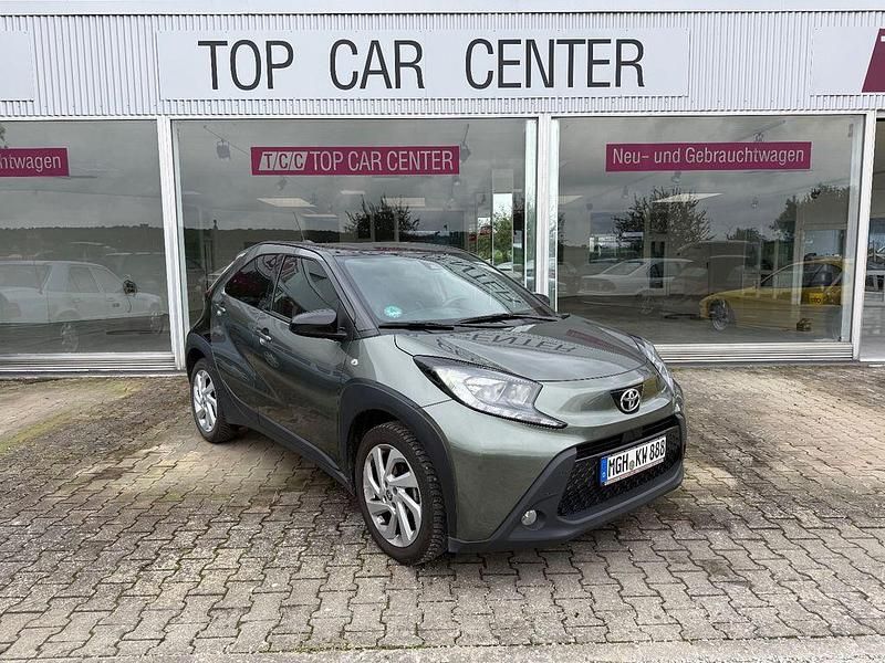Schwarz Gebraucht 2022 Toyota Aygo Design Kleinwagen | 15.990 € (Fairer Preis) - Bild 1/4