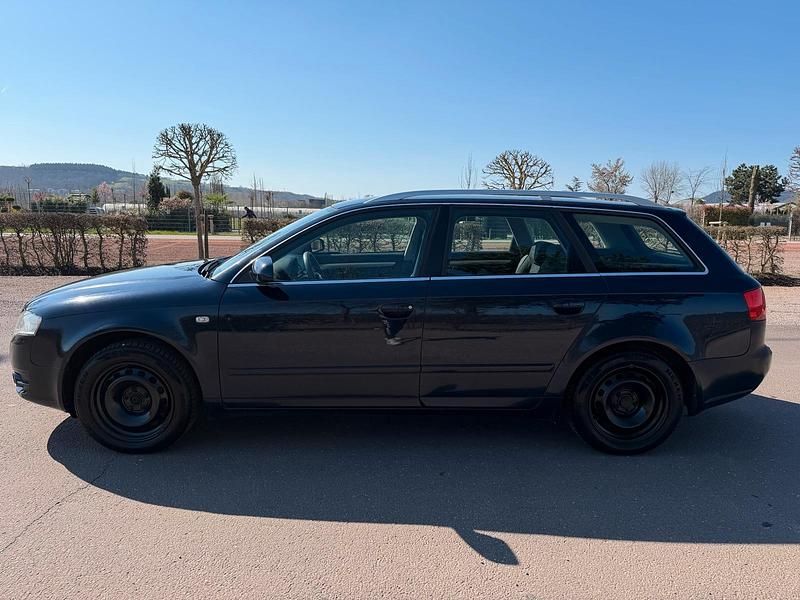 Gebraucht Audi A4 140 PS (102 kW) 2005 Blau Kombi
