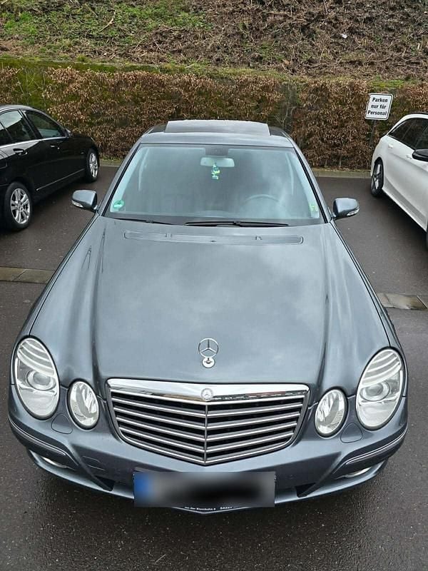 Gebraucht Mercedes E280 190 PS (139 kW) 2008 Grau Limousine