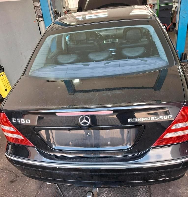 Gebraucht Mercedes C180 143 PS (105 kW) 2006 Schwarz Limousine
