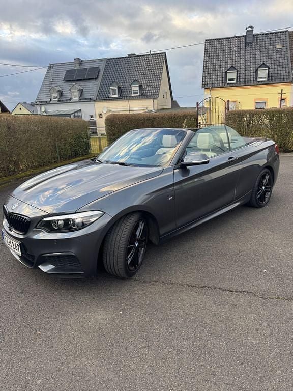 Grau Gebraucht 2021 BMW 218 M Sport Cabrio | 21.499 € (Guter Preis) - Bild 1/4