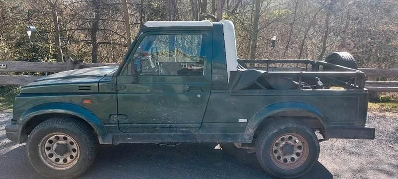 Usado Suzuki Samurai 70 HP (51 kW) 2000 Verde SUV