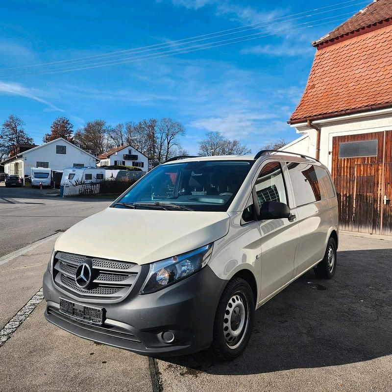 Beige Gebraucht 2016 Mercedes Vito Van / Kleinbus | 15.900 € - Bild 1/4