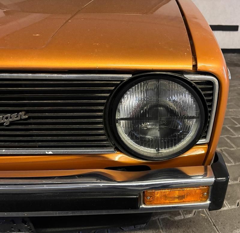 Second-hand VW Golf I GTI 75 CP (55 kW) 1976 Auriu Hatchback