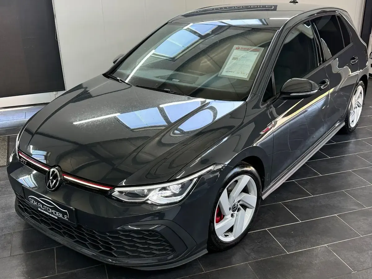 Gebraucht VW Golf VIII GTI 245 PS (180 kW) 2022 Grau Limousine