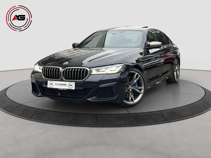 Carbonschwarz Gebraucht 2022 BMW 550 Limousine | 59.900 € (Fairer Preis) - Bild 1/4