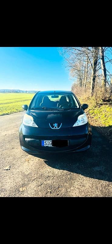 Schwarz Gebraucht 2008 Peugeot 107 Kleinwagen | 1.499 € (Fairer Preis) - Bild 1/4