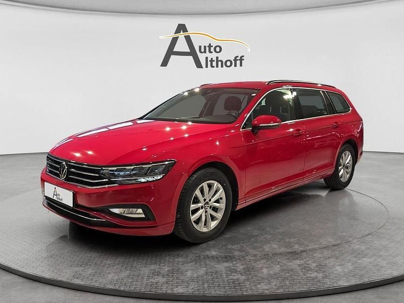 Gebraucht VW Passat Business 122 PS (89 kW) 2023 Rot Kombi