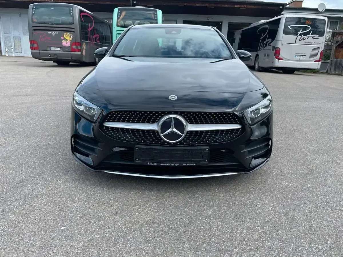 Gebraucht Mercedes A200 AMG 150 PS (110 kW) 2022 Schwarz Limousine