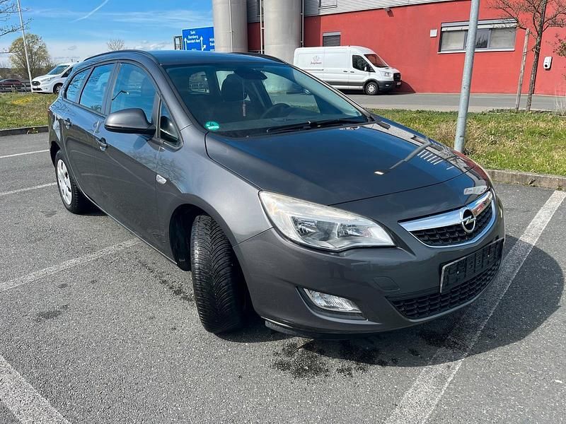 Gebraucht Opel Astra 119 PS (87 kW) 2012 Grau Kombi