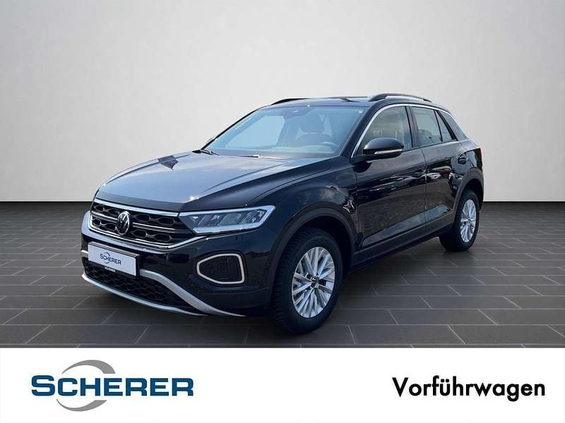 Deep black perleffekt (metallic) Neu 2025 VW T-Roc Life SUV | 26.190 € (Superpreis) - Bild 1/4