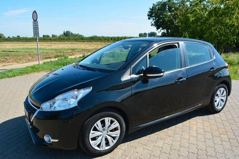 Schwarz Gebraucht 2014 Peugeot 208 Active Kleinwagen | 5.399 € (Fairer Preis) - Bild 1/4