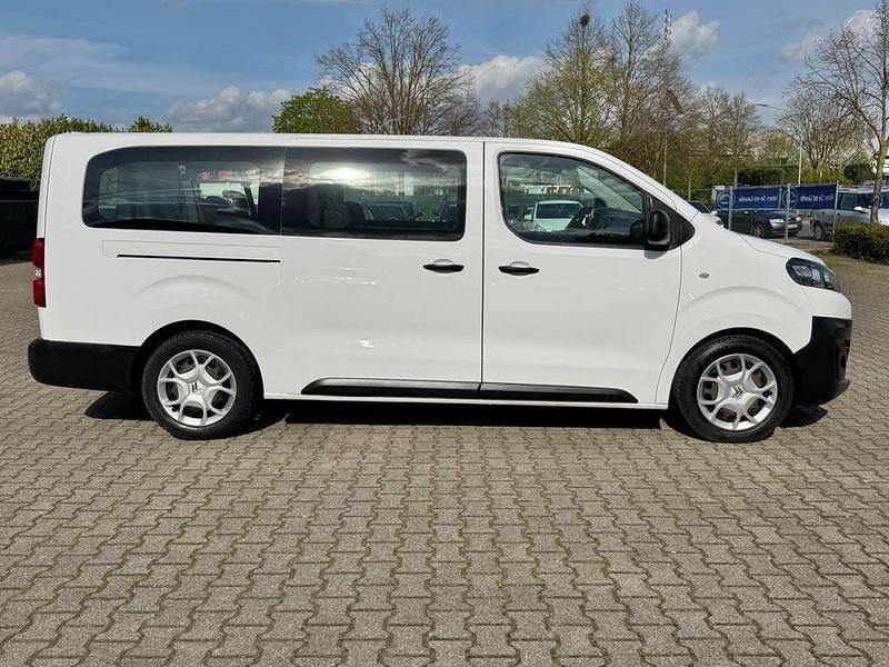 Second-hand Citroën Jumpy 150 CP (110 kW) 2018 Alb Monovolum